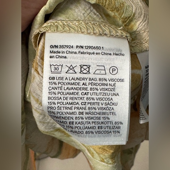 H&M PATTERNED WRAP-FRONT DRESS Floral/Beige - Picture 8 of 12